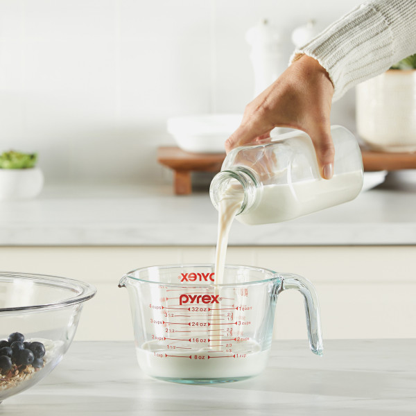 Pyrex Jug 1L 3